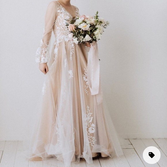 Willowbywatters Saros gown - Picture 2 of 3